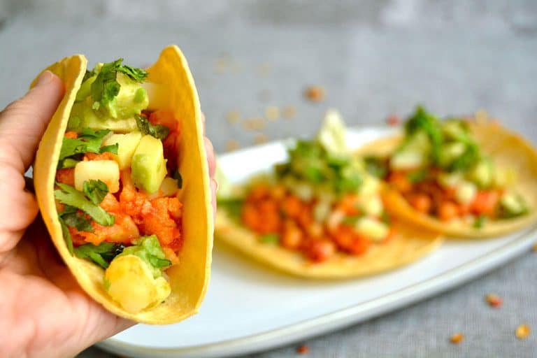 Tacos veganos con coliflor y garbanzos