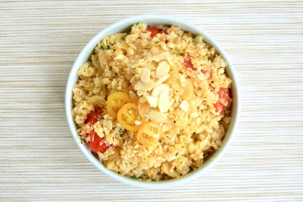 arroz de coliflor con almendras