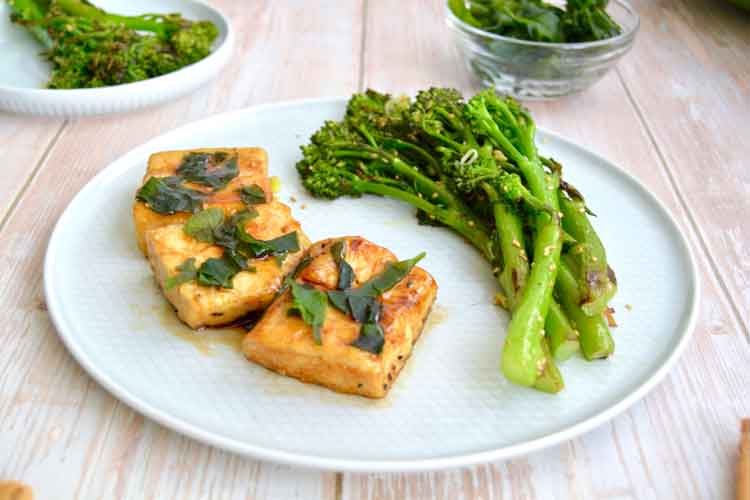 tofu oriental con brocoli